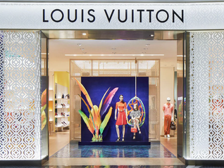 LV法务假扮顾客买包取证，宁波小商户一审被判赔4万，店主：吓出心病