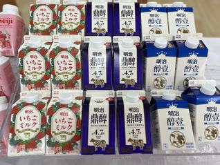 明治乳业把重包袱甩给瑞幸供奶商