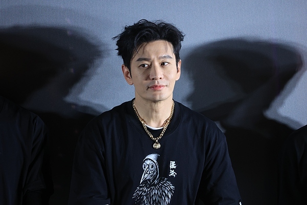黄晓明;长鑫科技;投资;浮盈;重名