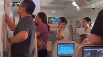 阿联酋航空A380备降杭州 ，373人被困机舱超10小时，机场：下机需多部门批准