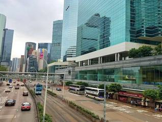 上半年扫货超千亿港元，内地买家涌入香港楼市