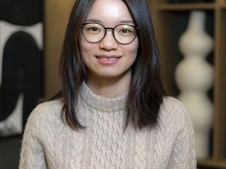 王虹的穿搭火了，但“高智感”的尽头不是奢侈品