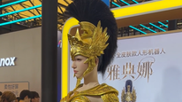 机器人“占领”ChinaJoy：今年CJ不止有Showgirl和新游戏，机器人展台也排上队了
