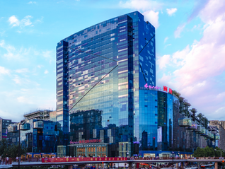 追踪｜官方通报赛格商场坠亡事件：千万元违约金过高，其撤店行为亦未考虑商户现状