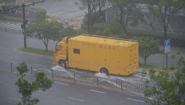台风白海豚;浙江;公交地铁停运;景区关闭
