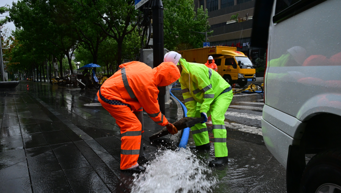 台风白海豚;上海;道路积水;抢排清理