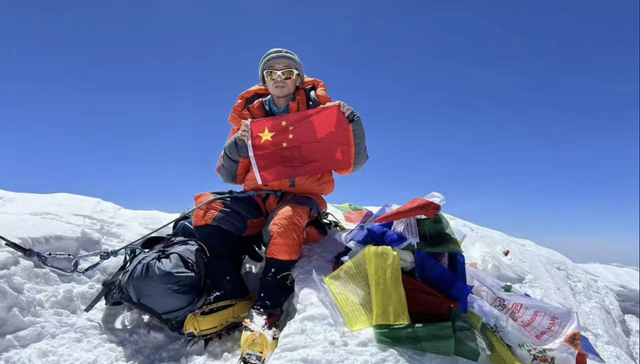 登山家王钟;雪崩掩埋