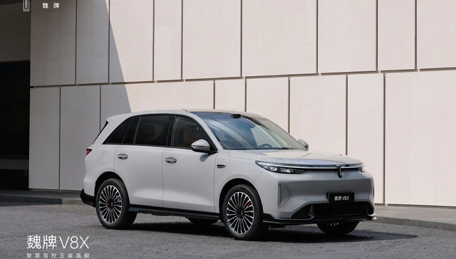 魏牌V8X豪华家庭版与运动版上市，限时权益价22.68万元起