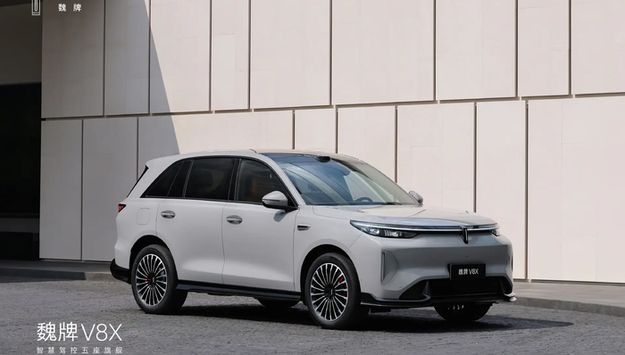 魏牌V8X豪华家庭版与运动版上市，限时权益价22.68万元起
