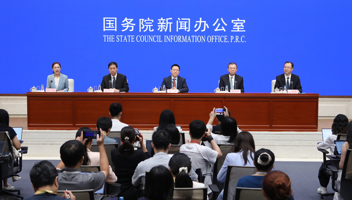债务风险,财政部;不违规新增地方隐性债务;铁的纪律