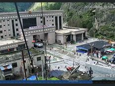 西藏吉隆口岸泥石流造成人员伤亡及失联，去年也曾发生过泥石流