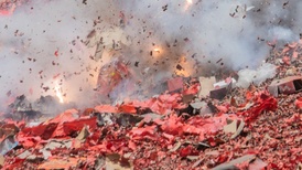 地方新闻精选 | 江苏一地销毁烟花致570多户房屋受损 街道办确认杭州外卖员救人属实