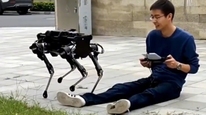 宇树科技市值跌去近2千亿，承诺无偿赞助“天才少年”，王兴兴追忆用零花钱做小探索、大学获第一笔“大额”启动资金