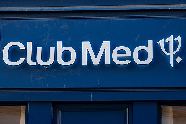 Club Med利润跌八成再冲港股，复星文旅资本腾挪待考
