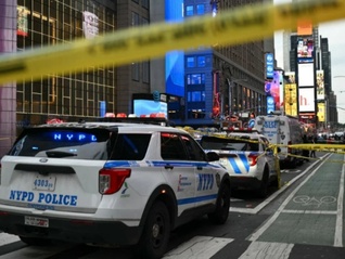 美国银行副总裁在纽约时代广场遭刺杀身亡，警方认为系随机袭击