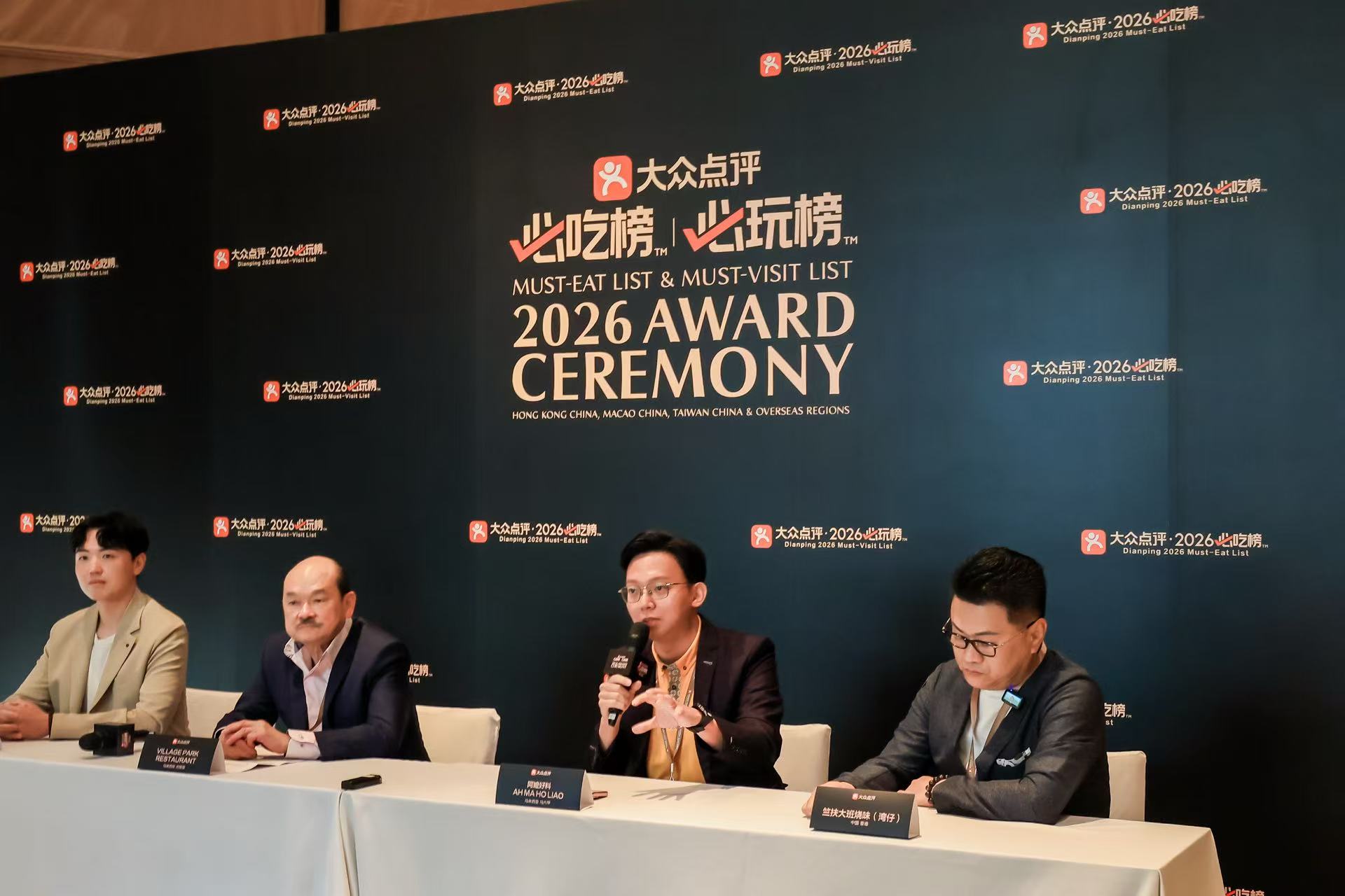 一条中文评价，正在改变境外餐厅的菜单