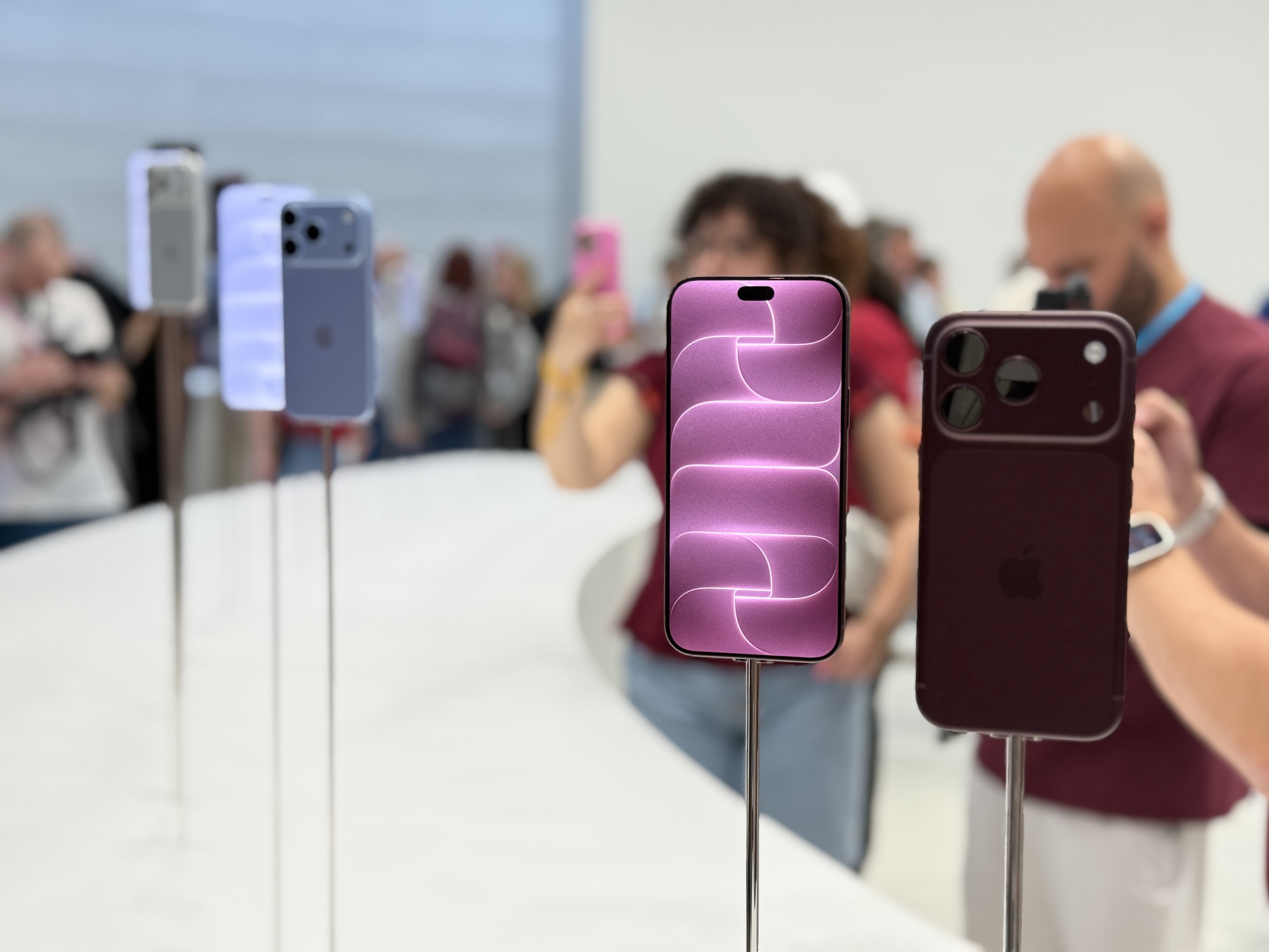 一文看尽苹果新品发布会：折叠屏iPhone终于来了，起售价15999元