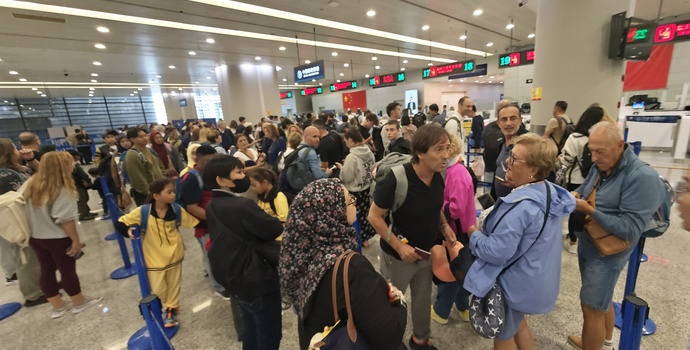 来华旅游“说走就走”，前8月免签入境外国人同比增26.8%
