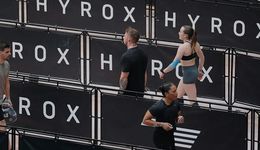 48亿，LV买下HYROX，王健林狠赚一笔