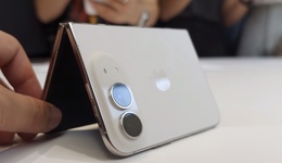 iPhone折叠了， 黄牛们觉得自己又行了