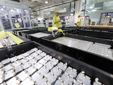 8月工业增加值增速升至5.2%，高技术制造业动能强劲