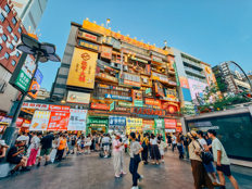 统计局谈消费市场形势，提到这些新变化