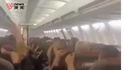 伊朗一波音737客机起飞后轮胎爆裂，客舱天花板掉落，乘客惊慌哭喊祈祷，飞机紧急迫降