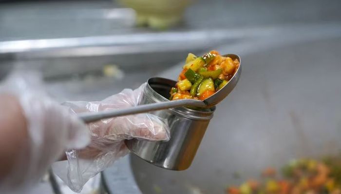 辽宁东戴河一民办学校多名学生出现呕吐,涉事食堂将由公校食堂接管