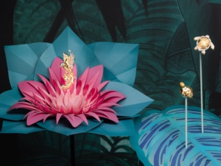 梵克雅宝呈现Treasure Island主题高级珠宝，宝格丽“KALEIDOS万花绮镜”特展来沪｜是日美好事物
