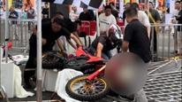 摩博会有人试驾台铃电摩失控致多人受伤