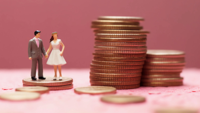 农村彩礼; 下降; 报告; 样本农户; 彩礼均值; 4.67万; 3.86万; 结婚成本; 婚嫁习俗