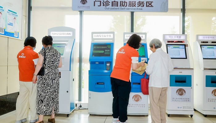 “陪诊师”走进千万家医院｜新技傍身