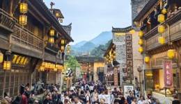 “县”在出发｜从废弃矿区到“仙侠世界”，一个赣东北村庄被重新定义