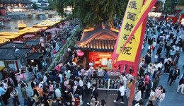 国庆假期消费观察：走得更远，花得更精
