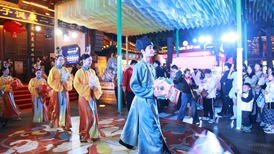 文旅市场火爆!国庆假期服务消费表现抢眼