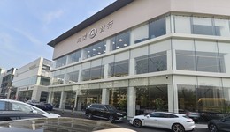 制动踏板风波未平，尊界V800现车加价仍在