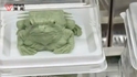 中国农大食堂“蛤蟆”蛋糕因造型另类逼真而走红，一块9.9元，常被学生抢购一空