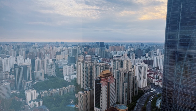 上海; 三季度; 商办资产; 成交; 23宗; 扫货; 投资; 商业地产; 写字楼; 大宗交易; 上海商办市场; 资产收购; 房地产投资; 上海写字楼成交