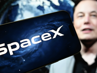 SpaceX首次实现季度盈利：AI收入暴增830%反超星链成第一大收入