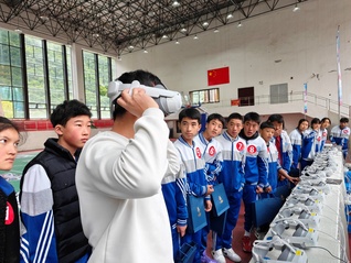 踏寻长征红色热土 深耕青少年国防教育 —— 尚赫公益在黑水开展科教助学