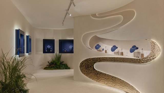 戴比尔斯举办VIBRATIONS高珠展，Delvaux焕新上海恒隆广场精品店｜是日美好事物