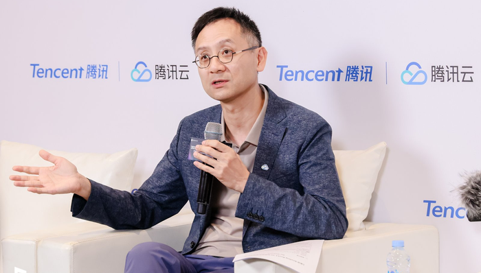 AI办公;腾讯汤道生;WorkBuddy;开放战略;竞争;关键词提取;SEO爬虫