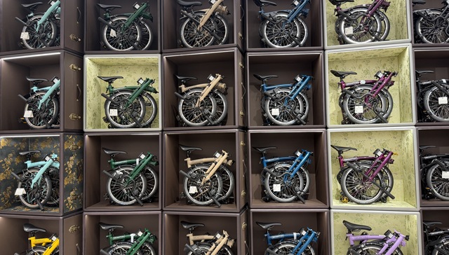 高端自行车;闪电京东闭店;小布亏损额翻倍