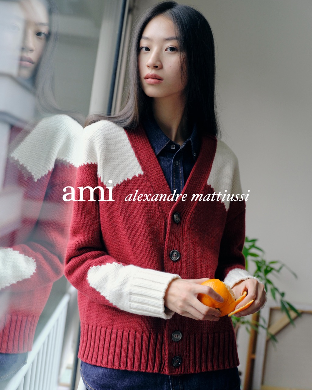 AMI Paris马年意象下的温和表达,LOEWE以马为引点亮新岁的勇气与想象|是日美好事物|界面新闻 · 时尚