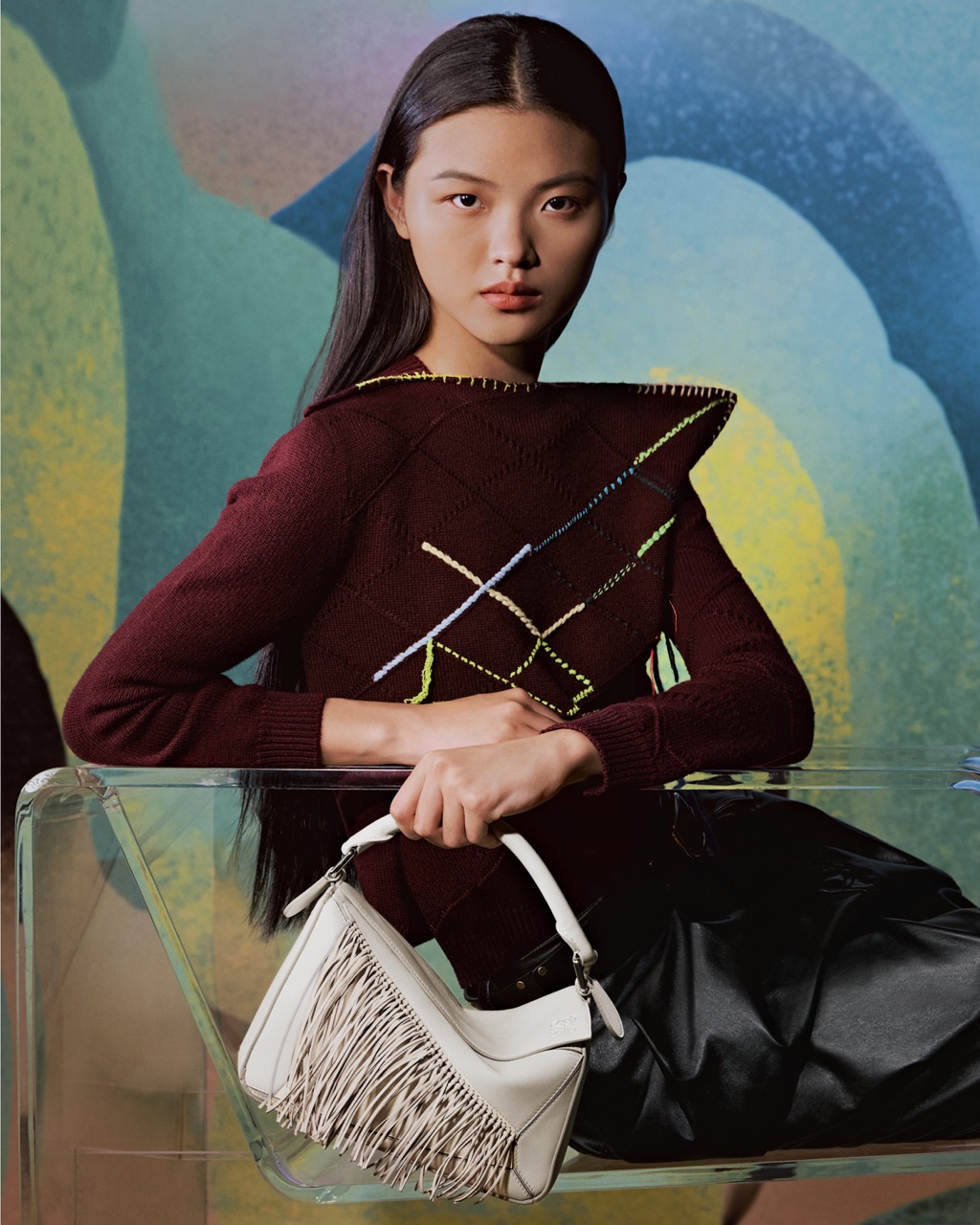 AMI Paris马年意象下的温和表达,LOEWE以马为引点亮新岁的勇气与想象|是日美好事物|界面新闻 · 时尚