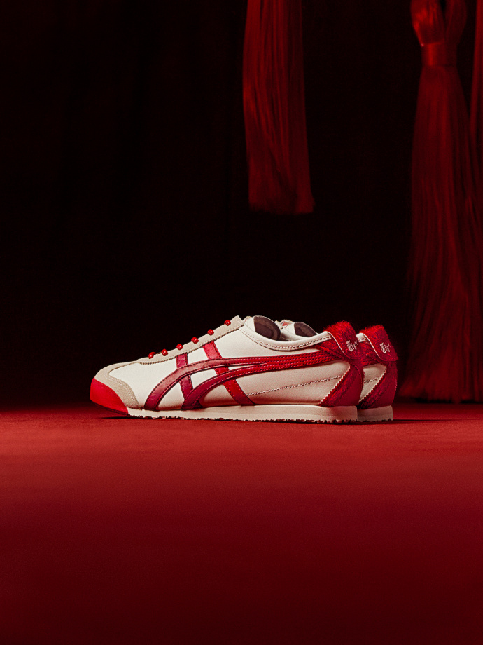 AMI Paris马年意象下的温和表达,LOEWE以马为引点亮新岁的勇气与想象|是日美好事物|界面新闻 · 时尚