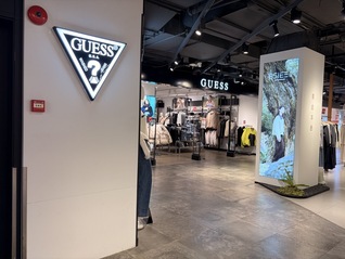 正兩折清倉(cāng)的GUESS還有機(jī)會(huì)重返中國(guó)嗎？