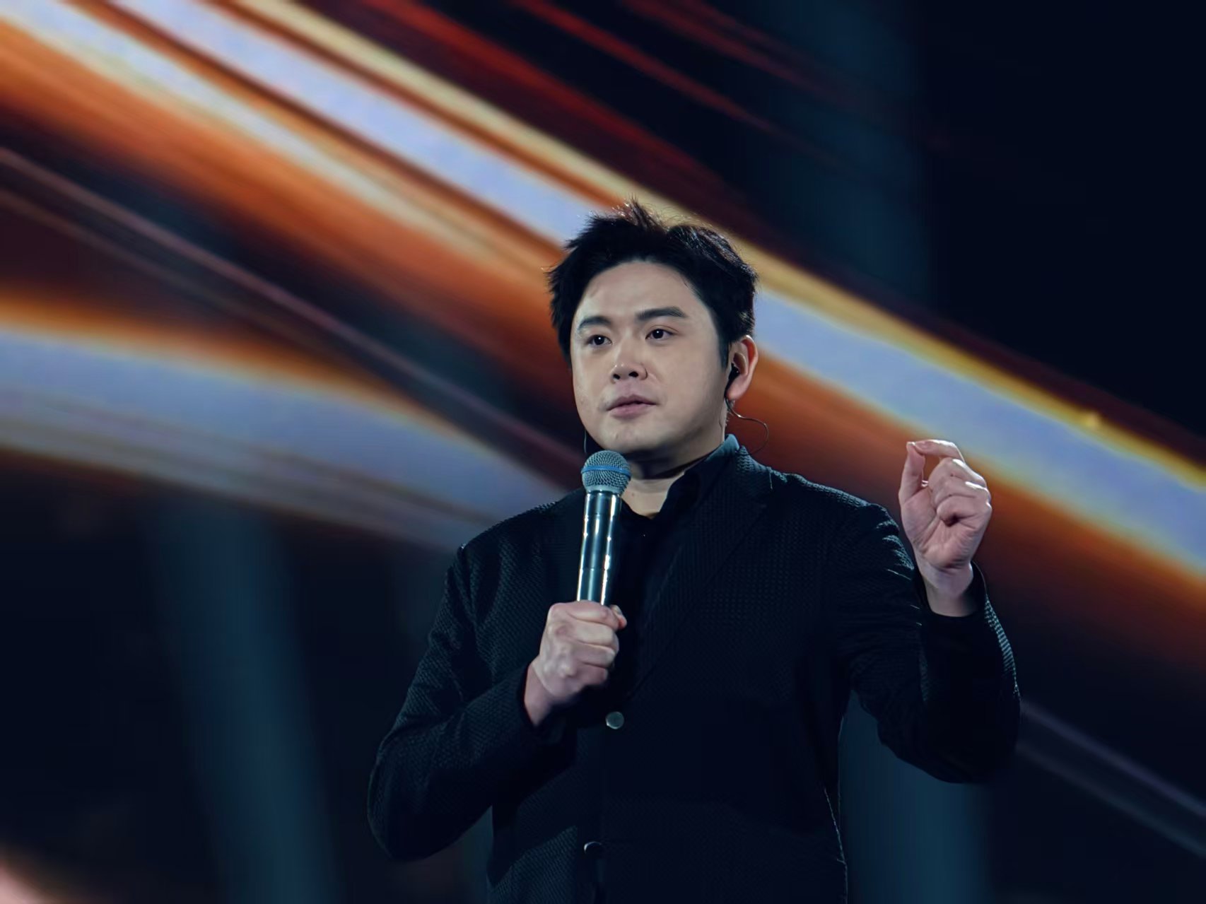 百家号:爱收卡-商业头条No.111｜揭秘追觅“宇宙”：狂人俞浩和他的百万亿美金梦