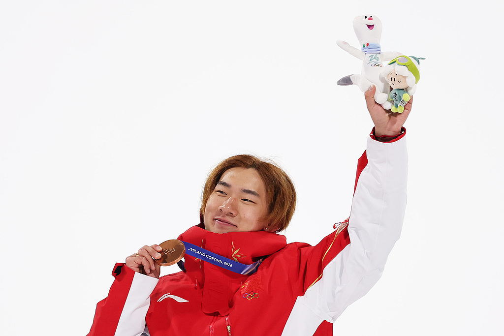 单板滑雪大跳台摘铜，苏翊鸣完成更成熟一跳