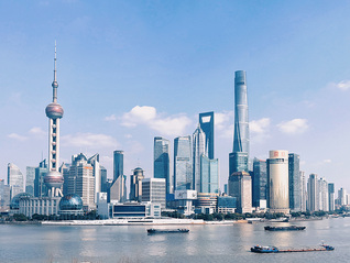 “明日工厂”落地、研发枢纽入驻，企业家们为何持续加仓上海？